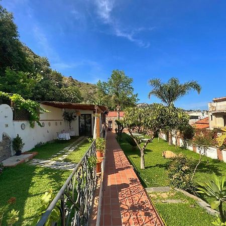 B&B Villa Vittoria Giardini Naxos Luaran gambar