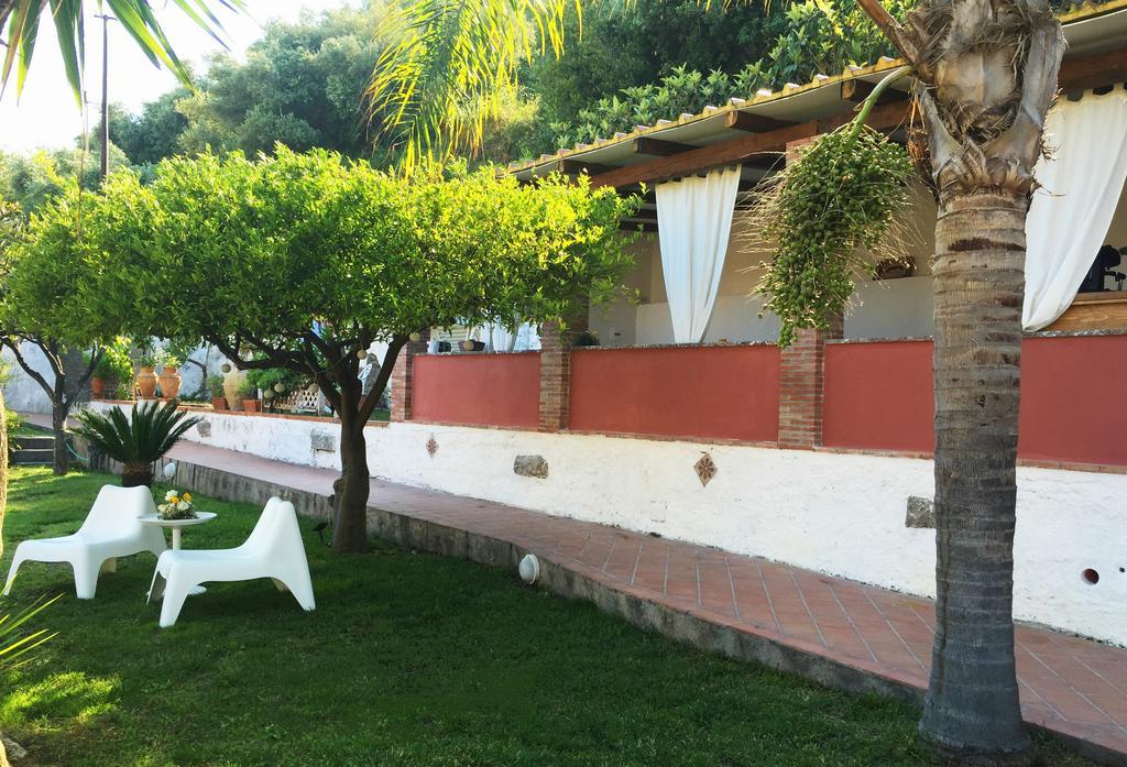 B&B Villa Vittoria Giardini Naxos Luaran gambar