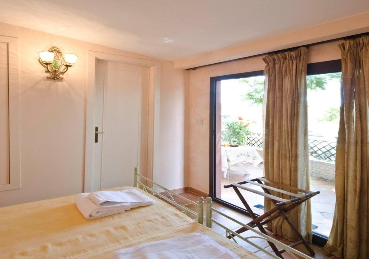 B&B Villa Vittoria Giardini Naxos Luaran gambar