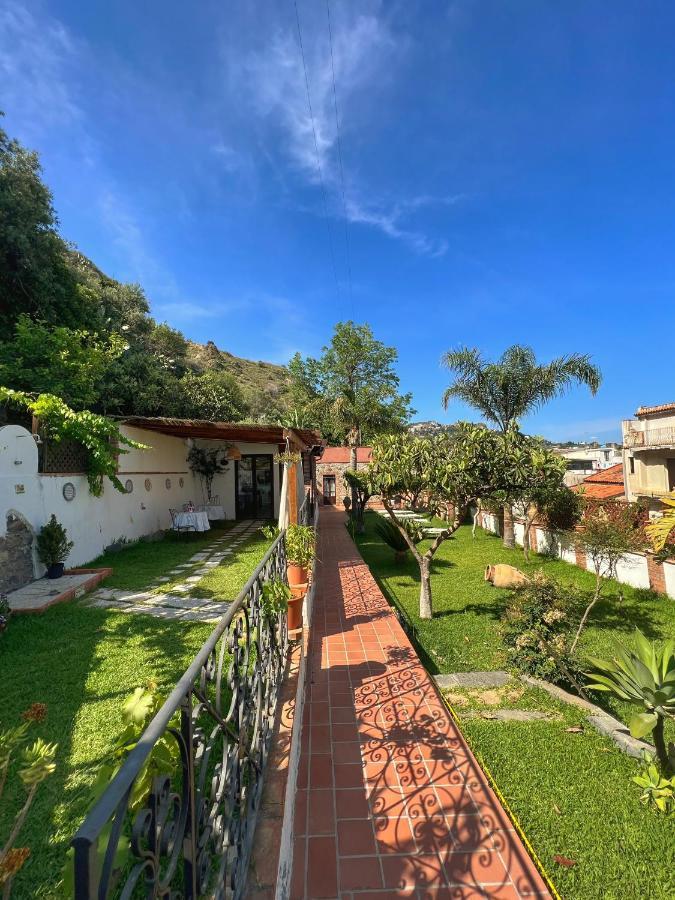 B&B Villa Vittoria Giardini Naxos Luaran gambar