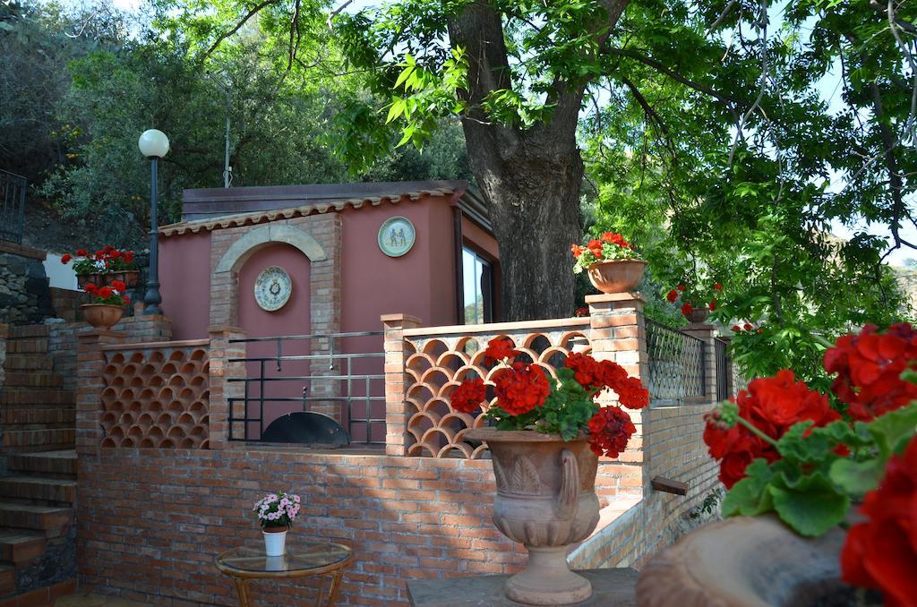 B&B Villa Vittoria Giardini Naxos Luaran gambar