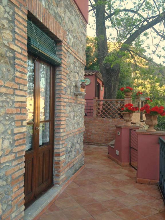 B&B Villa Vittoria Giardini Naxos Luaran gambar
