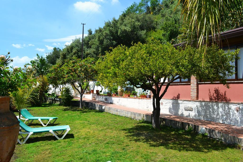 B&B Villa Vittoria Giardini Naxos Luaran gambar