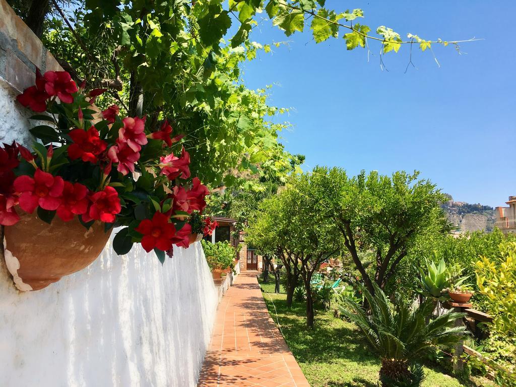 B&B Villa Vittoria Giardini Naxos Luaran gambar
