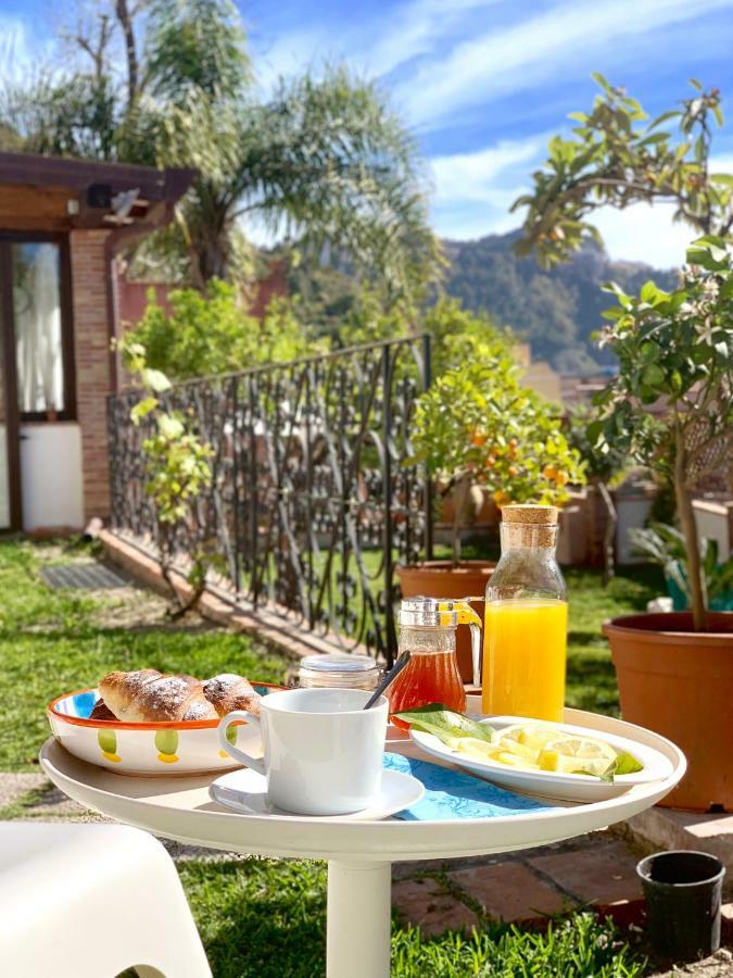 B&B Villa Vittoria Giardini Naxos Luaran gambar