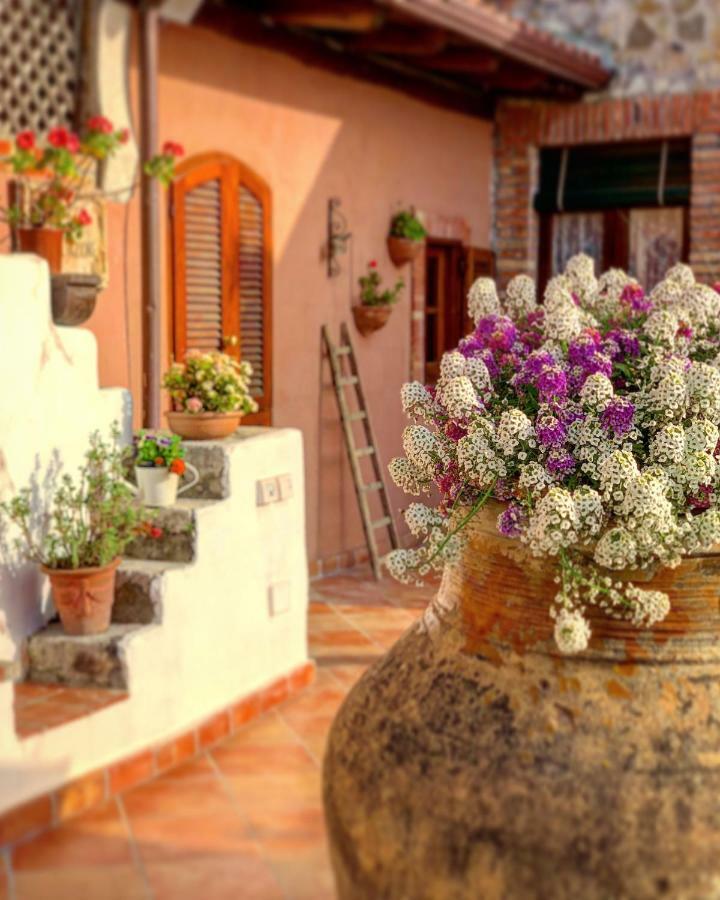 B&B Villa Vittoria Giardini Naxos Luaran gambar
