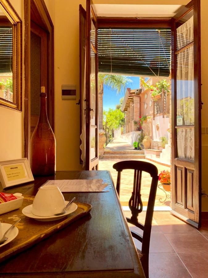 B&B Villa Vittoria Giardini Naxos Luaran gambar