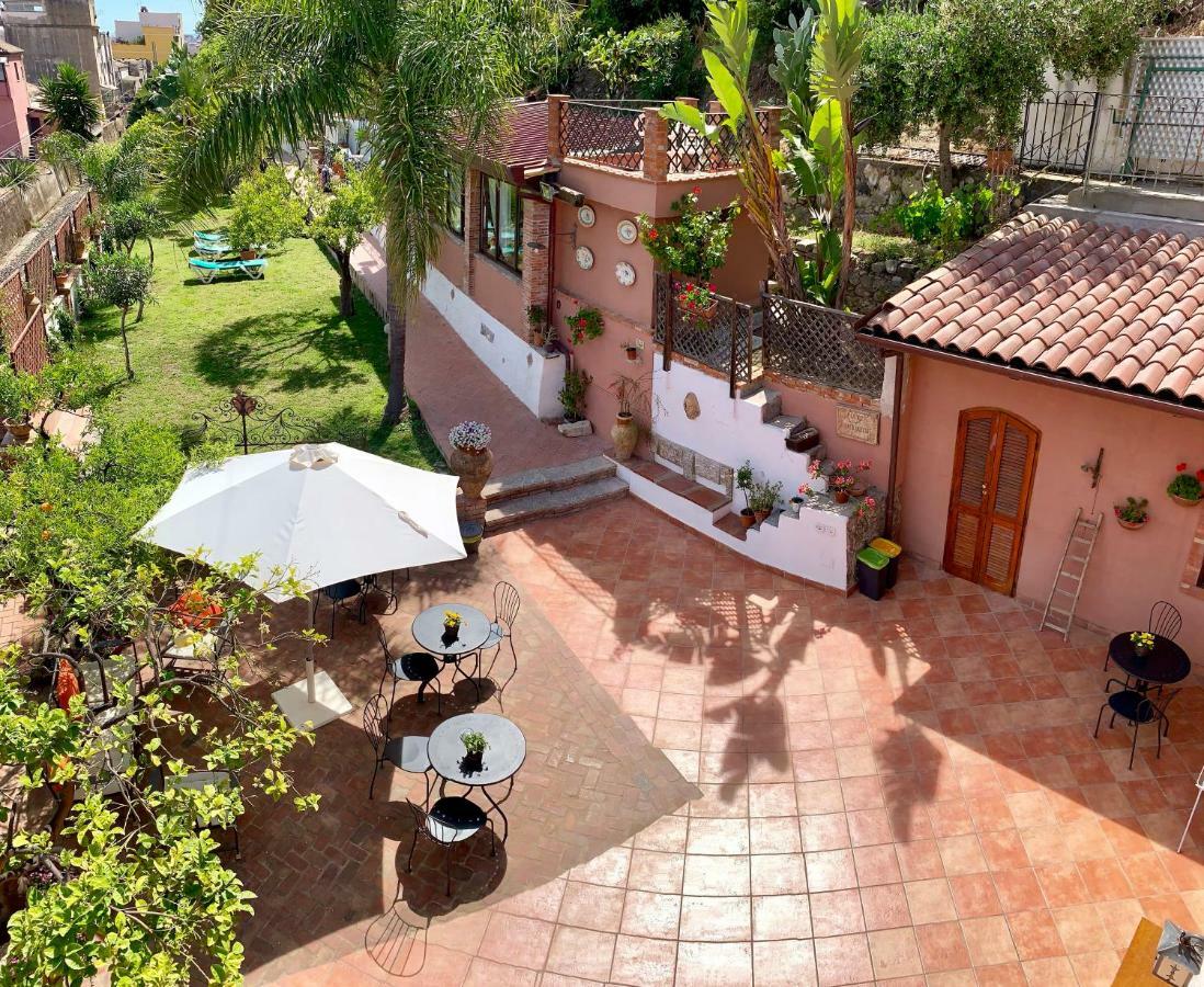 B&B Villa Vittoria Giardini Naxos Luaran gambar