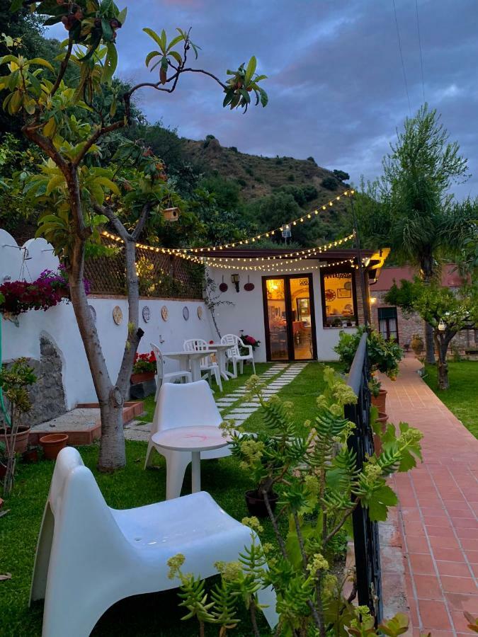 B&B Villa Vittoria Giardini Naxos Luaran gambar